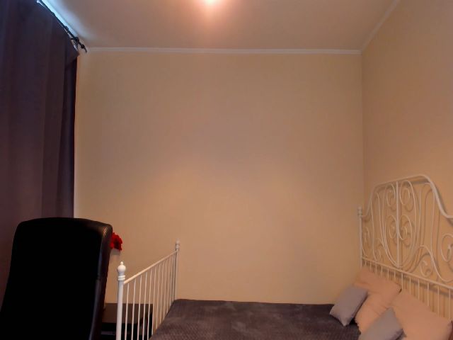 Live sex webcam photo for O1iv1a #260435933