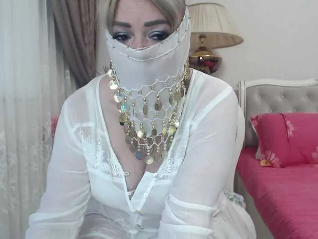 Live sex webcam photo for mirage40 #245404062
