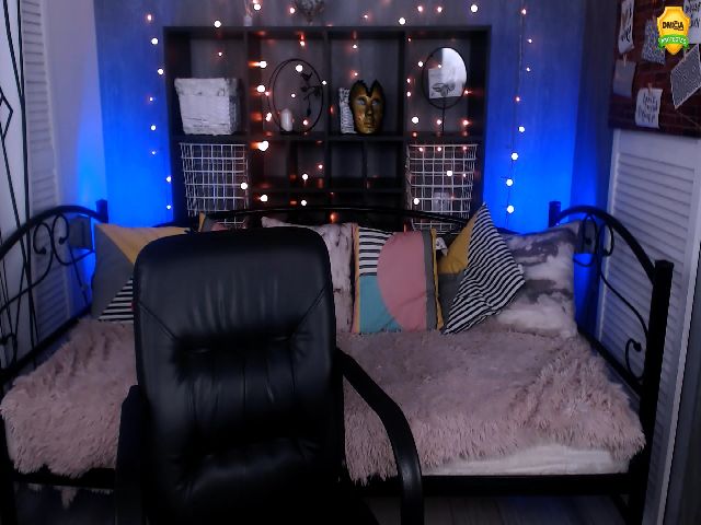 Live sex webcam photo for LynneDawson #252928892