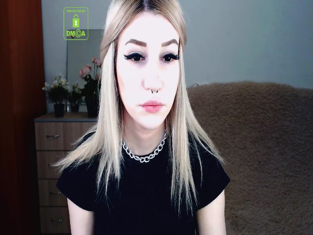 Live sex webcam photo for Alison_Moonli #256110400