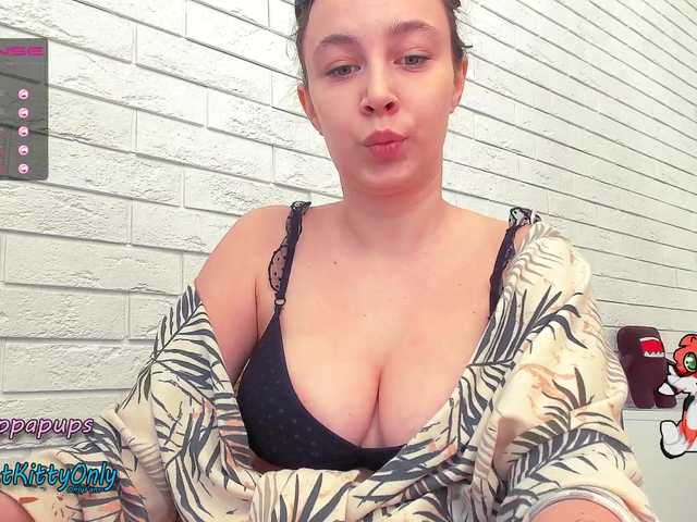 Live sex webcam photo for Ena101 #240981042