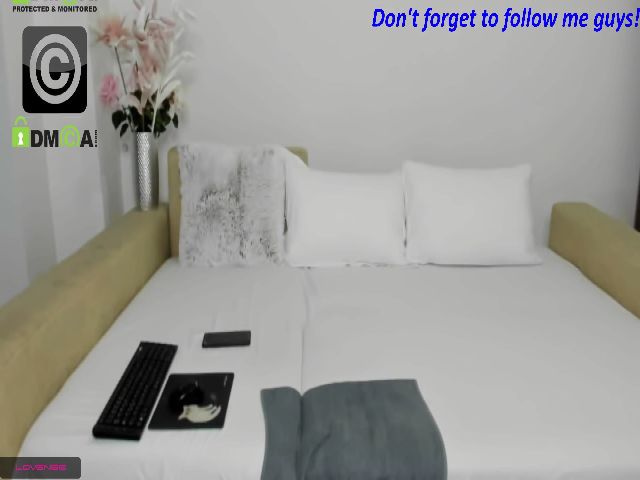 Live sex webcam photo for AnissyaX #259827695