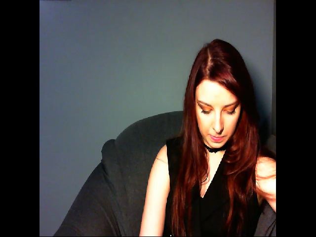 Live sex webcam photo for VirginLuna18 #252579899