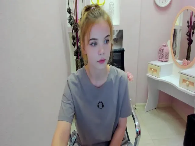 Live sex webcam photo for VeronicaRangy #264661590