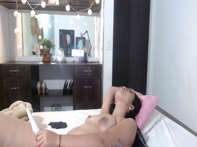 Live sex webcam photo for Gina_reid #252835416