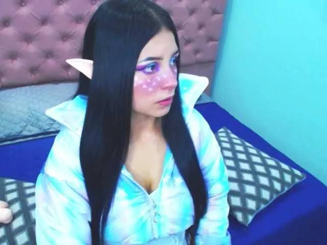 Live sex webcam photo for MissMolly01- #249559216