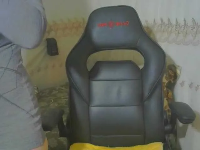 Live sex webcam photo for xxdaryaxx #240891196