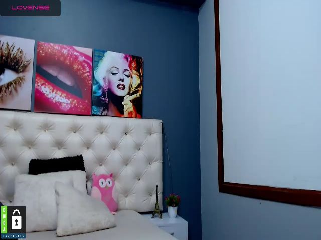 Live sex webcam photo for Mellanysquirt #261864357