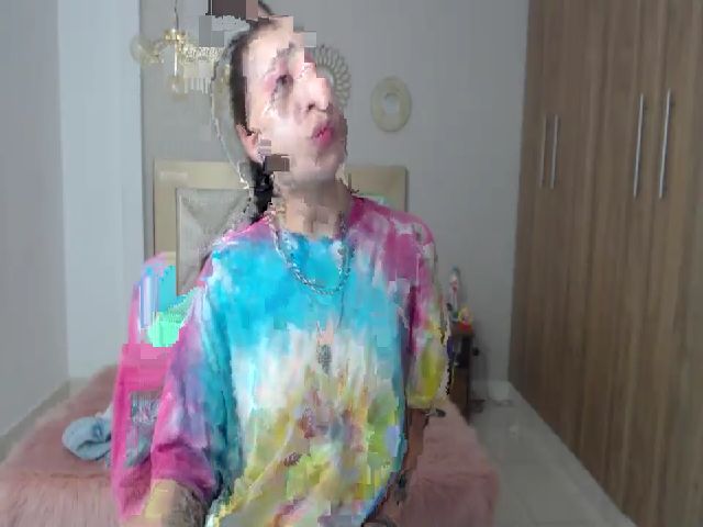 Live sex webcam photo for Emily_evans18 #252362998