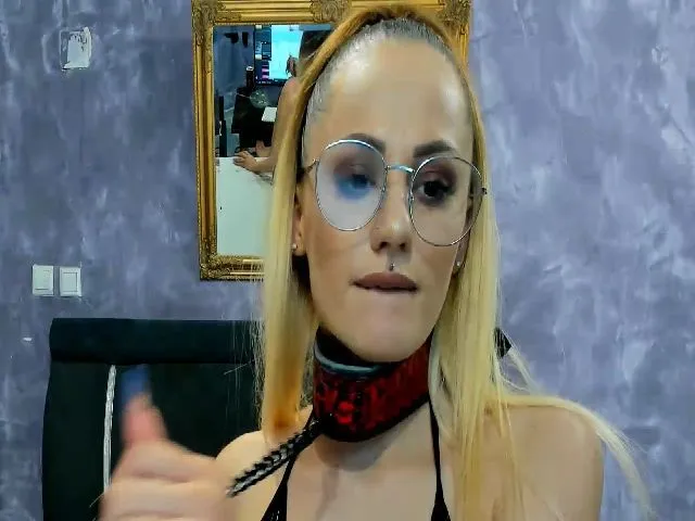 Live sex webcam photo for RubyFlame3 #252365033