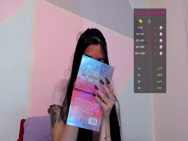 Live sex webcam photo for Violetatoo #264071570