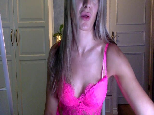 Live sex webcam photo for Tiaamiaa #259932063