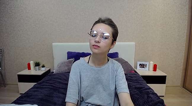 Live sex webcam photo for SamantaOwens #245012396