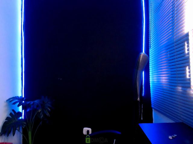 Live sex webcam photo for victoria_lee2 #261419437