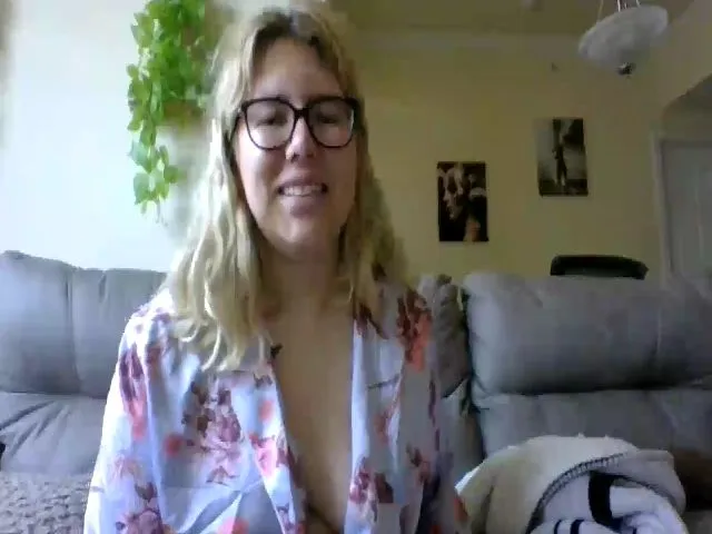 Live sex webcam photo for cozychristine #258190701