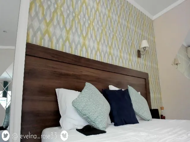 Live sex webcam photo for Evelinarosse #263560102