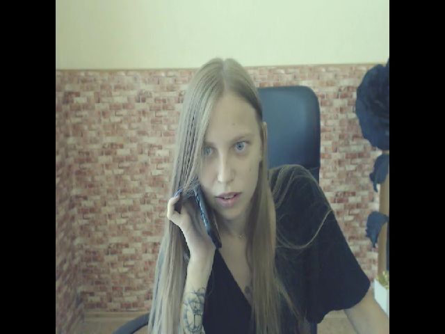 Live sex webcam photo for SshyTeen #258055447