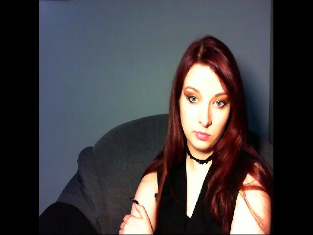 Live sex webcam photo for VirginLuna18 #252563551