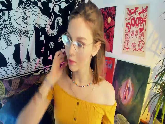 Live sex webcam photo for Aliceum #256221406