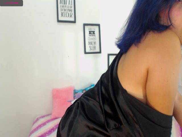 Live sex webcam photo for Emily_2016 #262392126