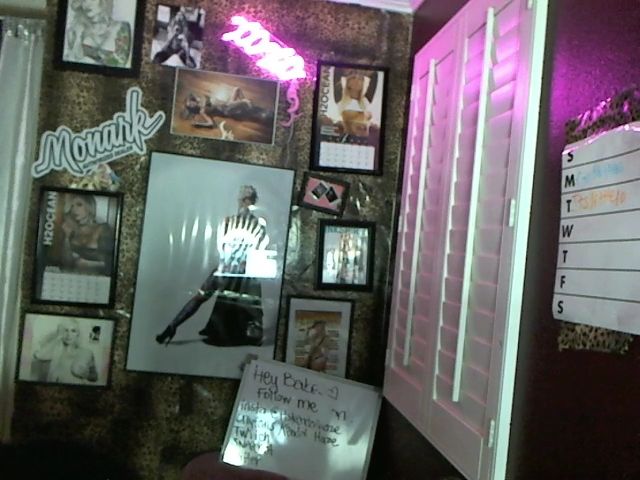 Live sex webcam photo for KendalHaze #254364553