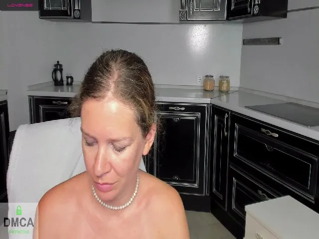 Live sex webcam photo for StelaMartin #254504259