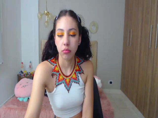 Live sex webcam photo for Emily_evans18 #256181261