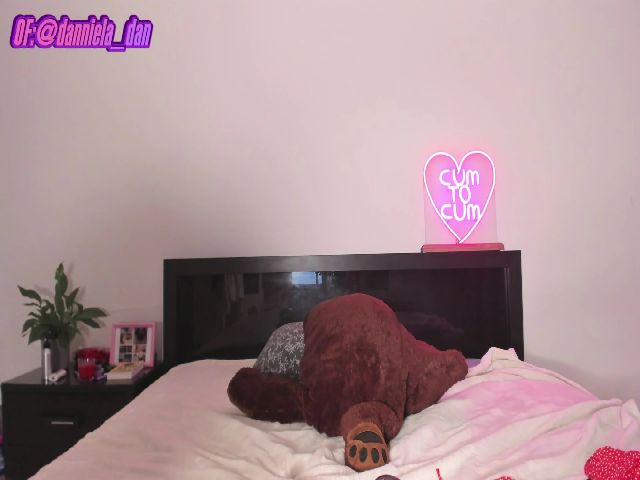 Live sex webcam photo for Danielladan #260103726