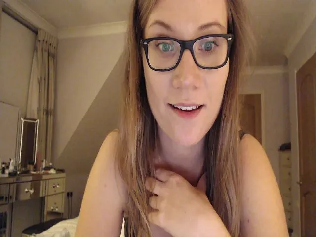 Live sex webcam photo for JennyMFC #262822772