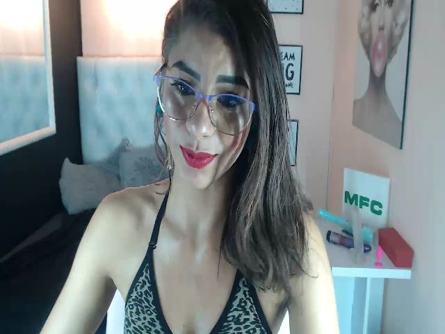 Live sex webcam photo for Sara__Ruiz #253503142