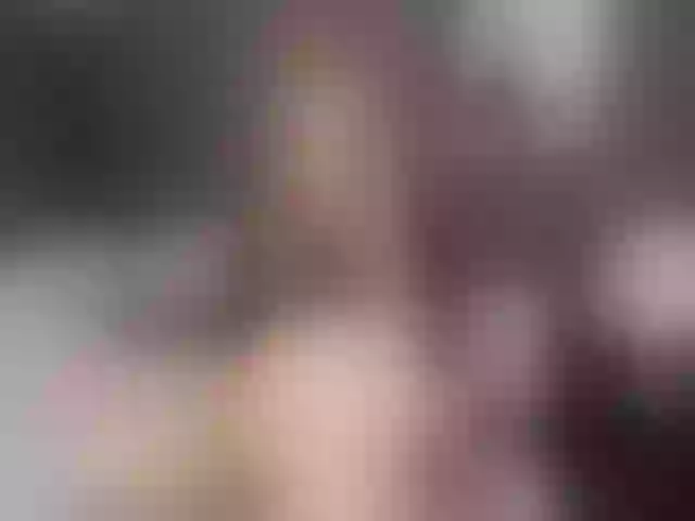 Live sex webcam photo for JuicyHelenX #258868182