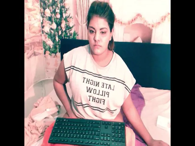Live sex webcam photo for Sexyindianzn #265463662