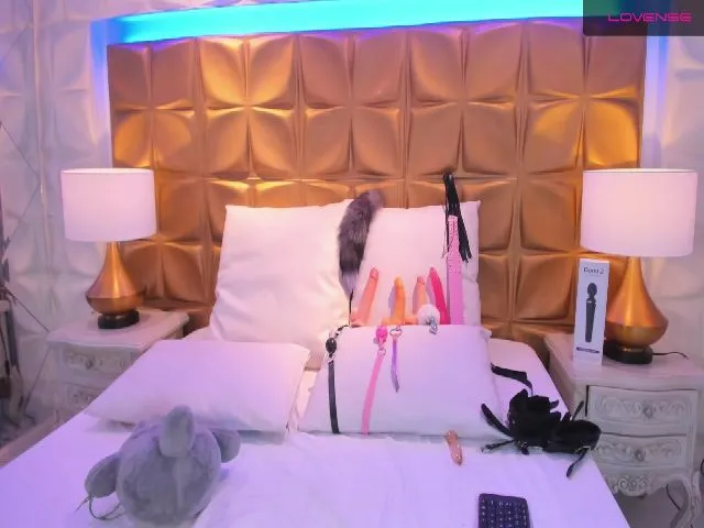 Live sex webcam photo for CandyLaw_ #261404280