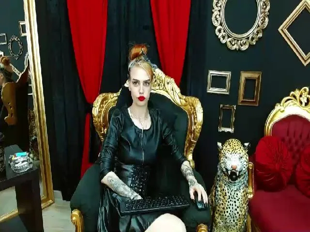 Live sex webcam photo for Mistress_Hera #263278701