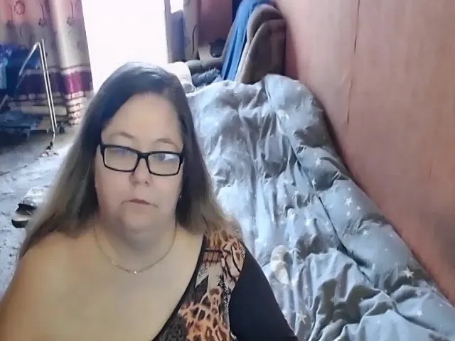 Live sex webcam photo for HotXXXGirl1 #252961780