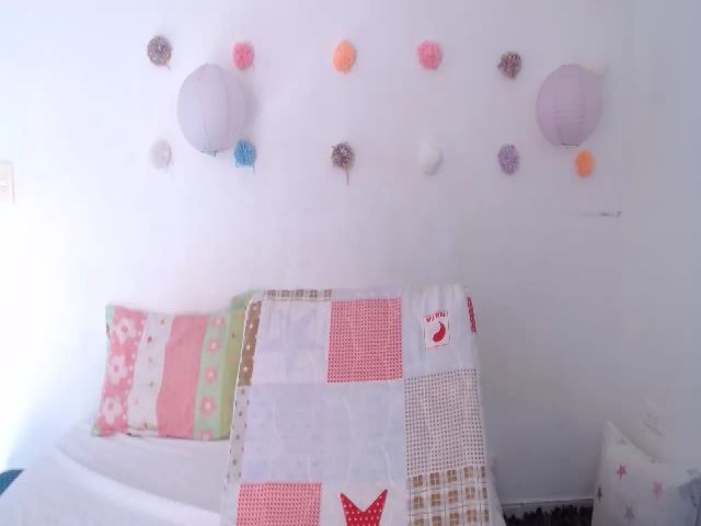 Live sex webcam photo for Em_aa #264899010