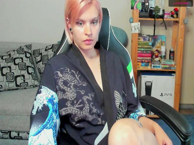 Live sex webcam photo for Sky_Drag0n #254451742