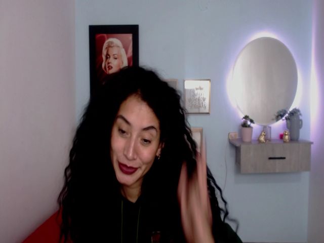 Live sex webcam photo for Jade_lee88 #254692581