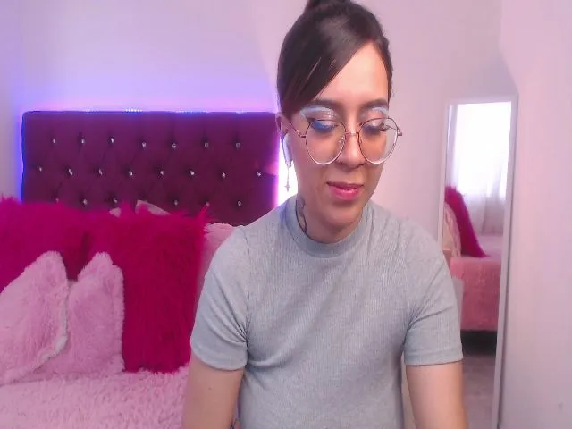 Live sex webcam photo for SamPuckett #264541216