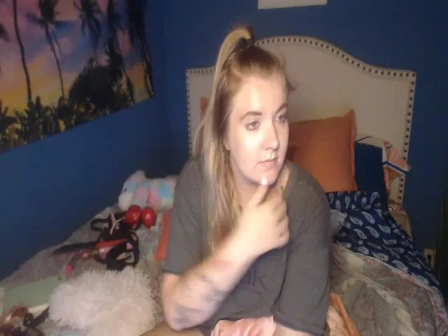 Live sex webcam photo for SnowWhiteXxxx #255704182