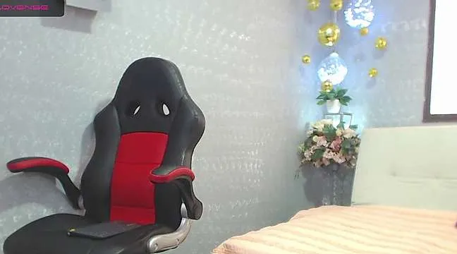 Live sex webcam photo for kendall_mackenzie #244320669