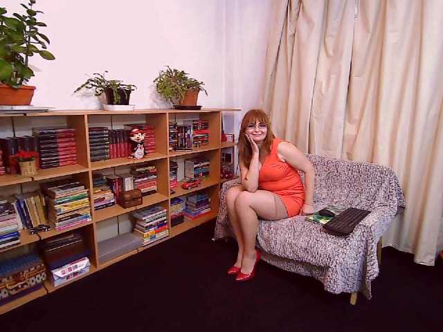 Live sex webcam photo for AngieGreen #287930939