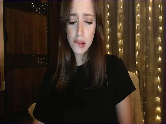 Live sex webcam photo for EllaGrier #252639036