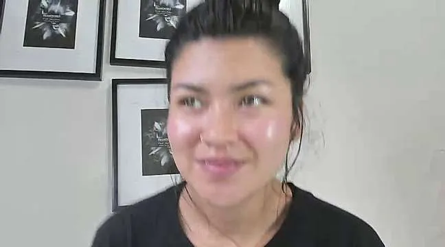 Live sex webcam photo for emelin_rouse #245021289