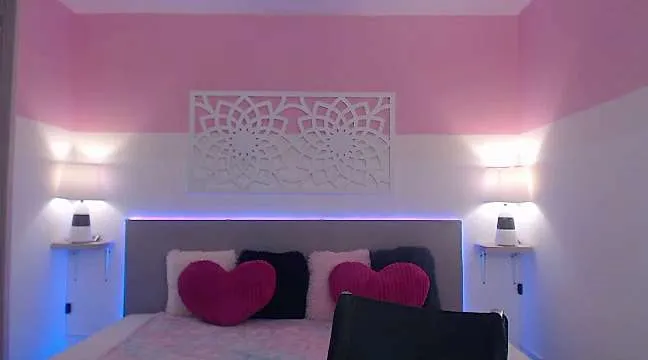 Live sex webcam photo for Mulata1_ #252054325
