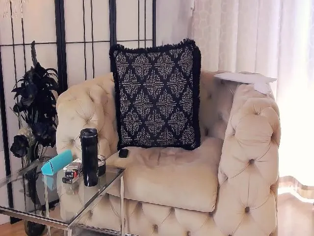 Live sex webcam photo for SummerRain_ #254116591