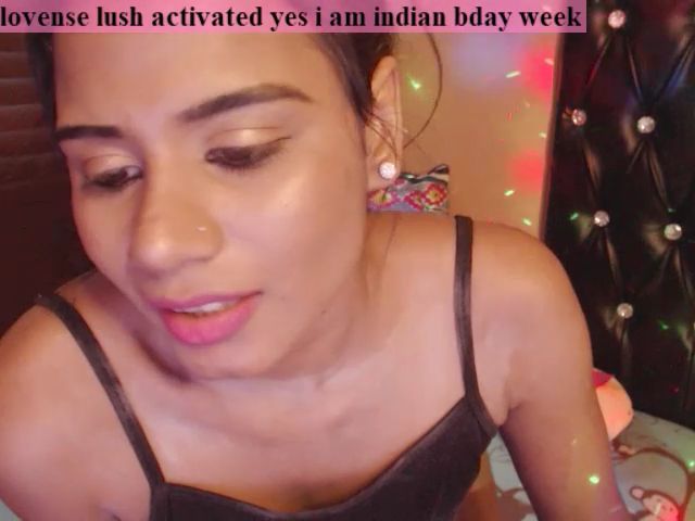 Live sex webcam photo for PARADISEQEEN #254737591