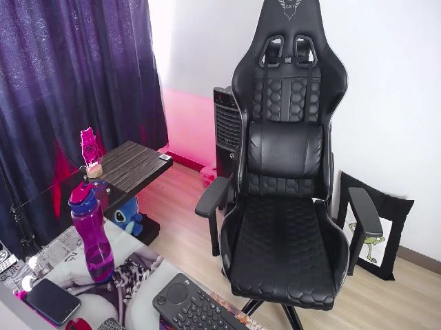 Live sex webcam photo for BiancaMiller #258712901