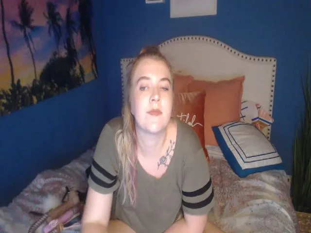 Live sex webcam photo for SnowWhiteXxxx #252300919