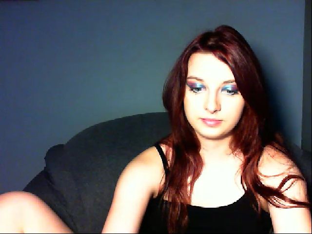 Live sex webcam photo for VirginLuna18 #254190350